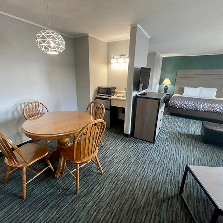 Countryside Inn & Suites Omaha East-Council Bluffs Ia Room photo