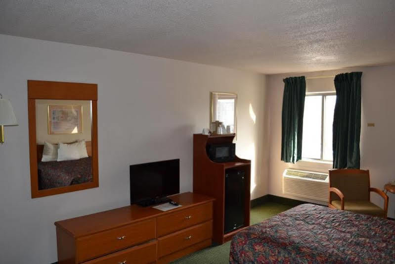 Countryside Inn & Suites Omaha East-Council Bluffs Ia Exterior photo