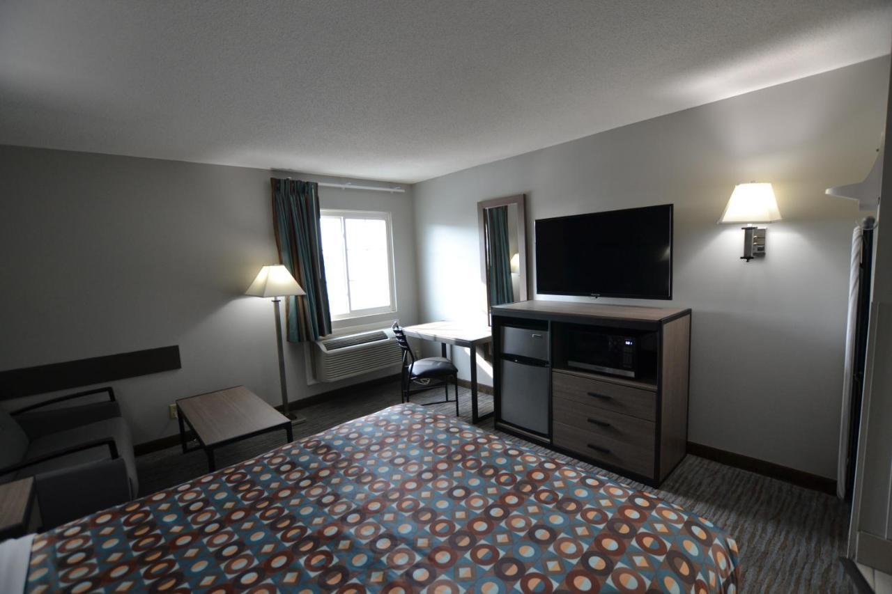Countryside Inn & Suites Omaha East-Council Bluffs Ia Exterior photo